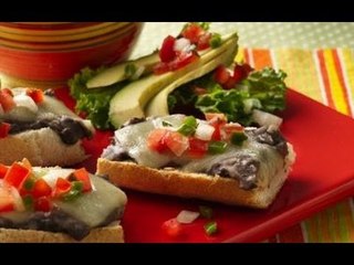 Molletes poblanos con huevo