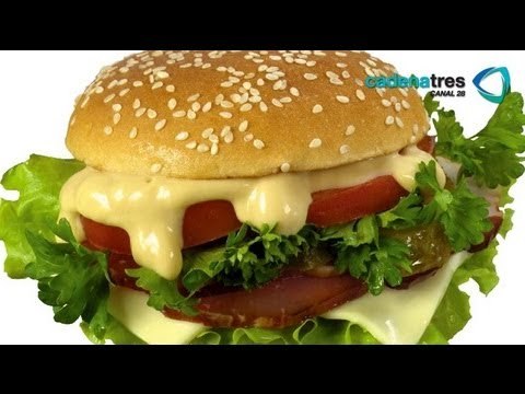 Receta de hamburguesas con alcachofas, roquefort y jitomates deshidratados. Receta de hamburguesas