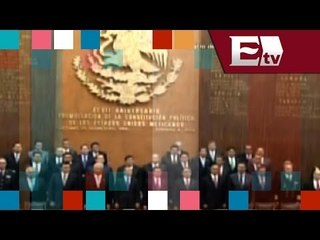 Ceremonia por el XCVII aniversario de la Constitución Mexicana / Entre mujeres