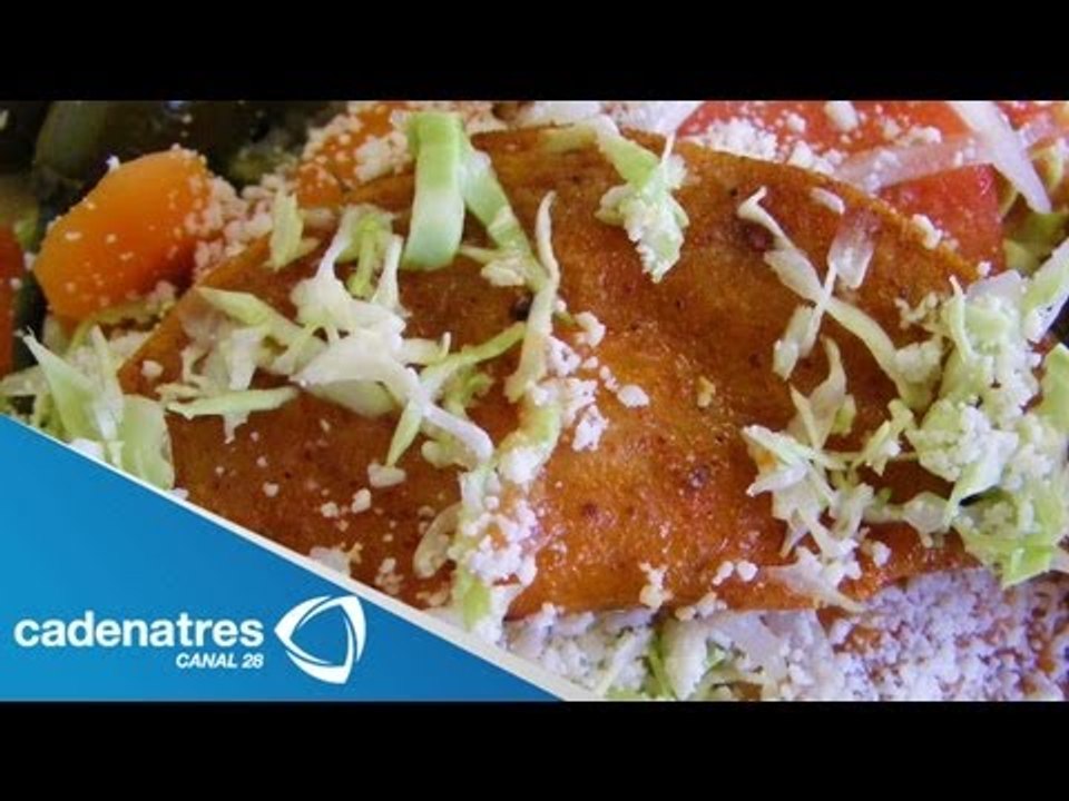 Receta de chilaquiles de frijoles negros y calabacitas. Receta de chilaquiles / Receta mexicana