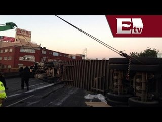 Tráiler con sopa vuelca en Eje 3 Sur y Tlalpan  / Titulares con Vianey Esquinca
