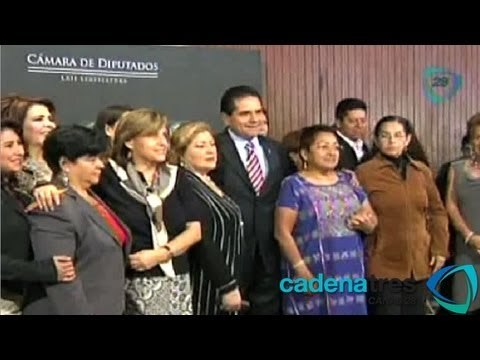 Exhortan diputados a respetar la forma de vestir de las legisladoras. Cadenatres Noticias