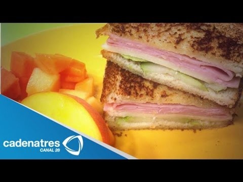 Sándwich con Peras y Queso Suizo
