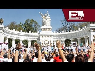 Bailan "Un billón de pie" contra la trata en la Alameda / Titulares con Georgina Olson