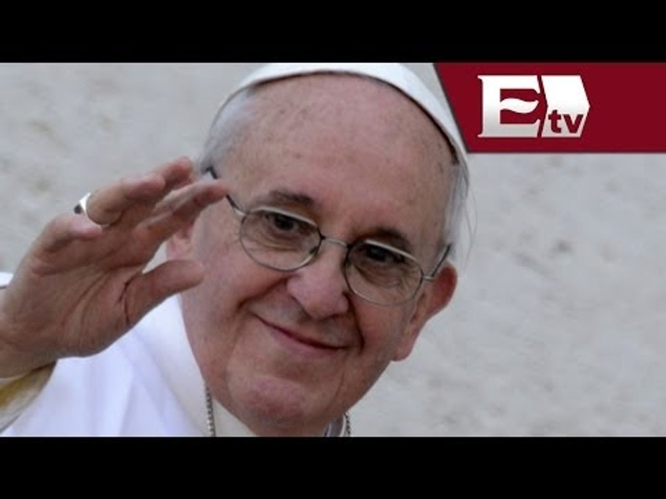 Papa Francisco sorprende al hablar por primera vez en inglés / Titulares de la noche