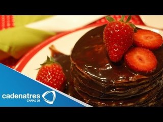 Recetas para preparar pastelitos de chocolate y chipotle con salsa de tomatillo y salsa de vainilla.