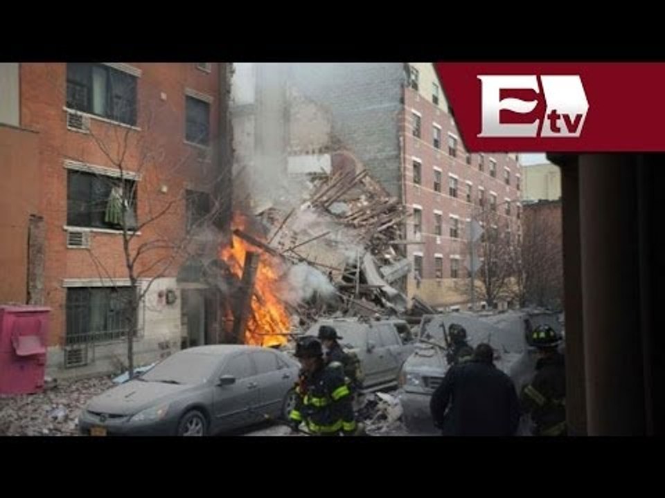 Se derrumban dos edificios en Nueva York / Titu...