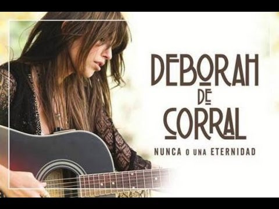 Deborah del Corral en el estudio de Nuestro Día / Deborah del Corral cantante