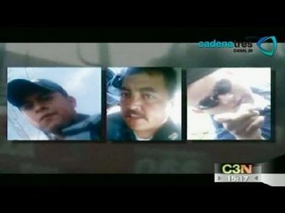 Policías aprietan genitales de dos jóvenes para bajarlos de su vehículo