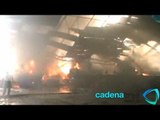 Incendio en dos bodegas de Tlalnepantla deja 2 tráilers dañados