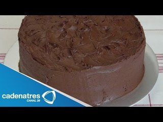 Receta para preparar pastel de chocolate con betún de chocolate. Receta de pastel