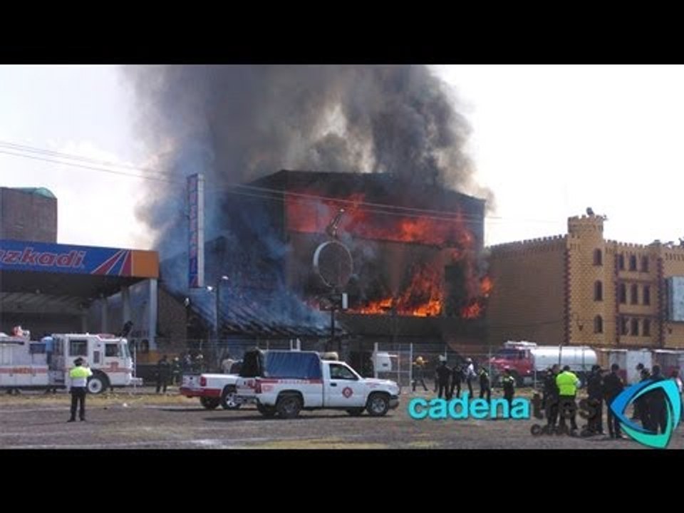 Deja 3 lesionados un incendio en un bar de Los Reyes La Paz, Edomex