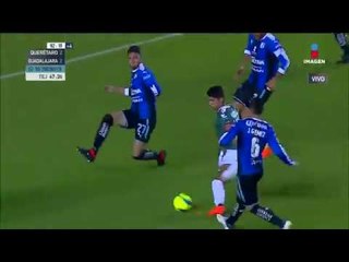 ¡Gol de Chivas! Alan Pulido se llevó a la defensiva y marca el empate