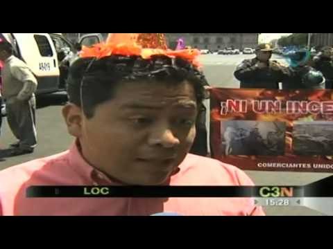 Locatarios de la Merced se enfrentan con granaderos
