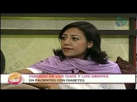 ¿Cuál es la importancia del cuidado de los ojos y dientes en una persona diabética?