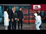 Barack Obama se divierte con Asimo, el robot japonés/ Global Maria Navarro