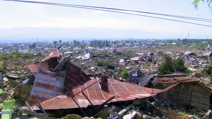 인니 지진 일주일째...흔적만 남은 마을 / YTN