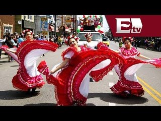 Desfile en las calles de Chicago por el aniversario del 5 de mayo/ Global