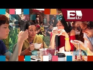 Los nuevos modales en la mesa con la revolución tecnológica/ Entre Mujeres