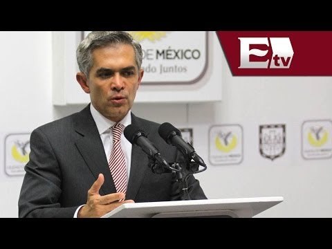 Mancera entrega becas a hijos de trabajadores del GDF/ Comunidad Yazmin Jalil