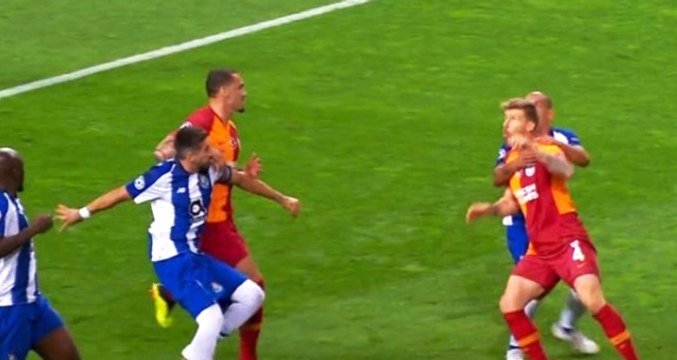 Serdar Aziz'in Pozisyonuna Penaltı Vermeyen Hakem, Galatasaray'ı Yaktı