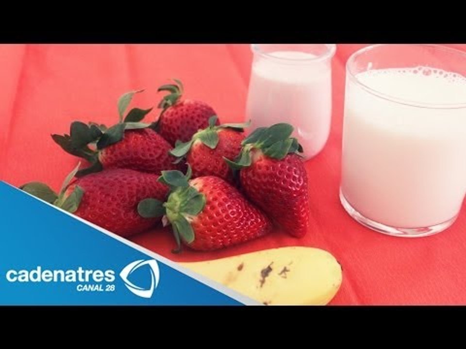 Licuado de Fresas y Plátano Nutritivo / Cómo hacer un rico Licuado de Fresas