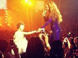 Beyoncé sube al escenario a su hija Blue Ivy durante un concierto en Londres
