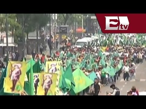 Campesinos chiapanecos instalan plantón en avenida Bucareli, DF/ Comunidad