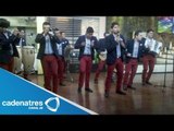 Aarón y su Grupo Ilusión cantan en Nuestro Día