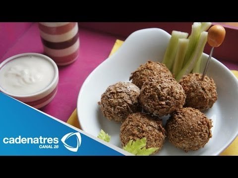 Receta de bolitas de pollo buffalo con aderezo de queso azul. Cocinando con Pablo Carrillo