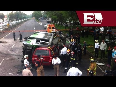 Muere conductor de microbús al chocar contra camioneta en Periférico Sur, DF/ Comunidad