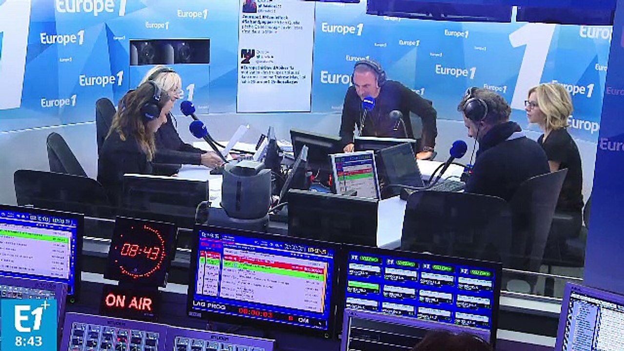 Emmanuel Macron joue avec Jean-Pierre Foucault au jeu Qui veut lâcher sa mission : "La question est la suivante : quel est le prochain ministre qui va se barrer ?"