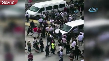 Sultangazi'de yumruk ve tekmelerin havada uçtuğu kavga kamerada