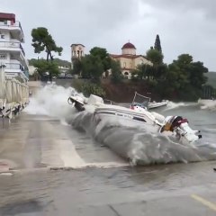 Bateaux pris dans la tempête - Grèce