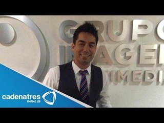 Ricardo Caballero canta en el foro de Nuestro Día