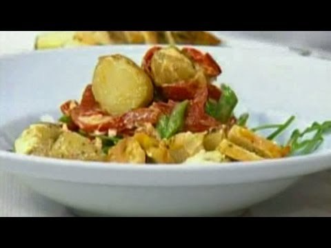Receta para preparar pollo con ensalada tibia de papa. Receta de pollo con ensalada