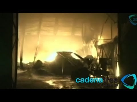 Incendio consume 200 toneladas de cartón y plástico en empresa recicladora de Morelia