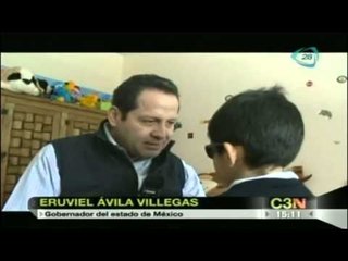 Eruviel Ávila da beca a Fernando, niño al que su mamá le quita los ojos en un ritual