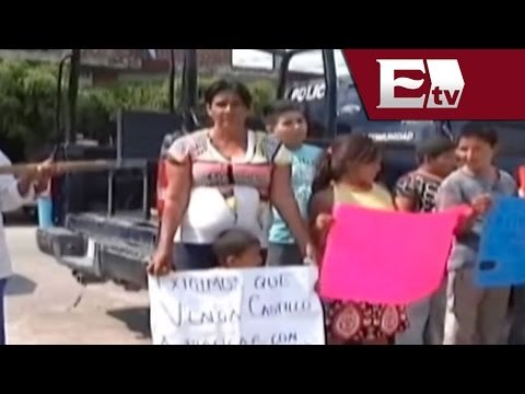 Policías federales son retenidos por familias de autodefensas en Michoacán / Todo México