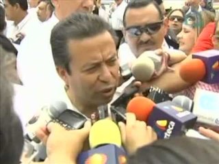 Candidatos de coaliciones en Baja California emiten su voto.