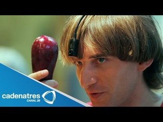 Neil Harbisson desarrolla dispositivo para escuchar los colores