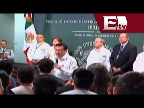 Osorio Chong recibe a 135 mexicanos repatriados de Estados Unidos / Excélsior informa