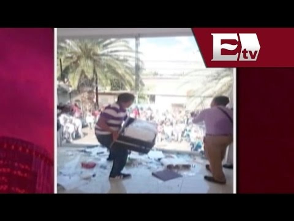 Maestros de la Sección 22 de Oaxaca destrosan oficinas del PRI / Excélsior Informa