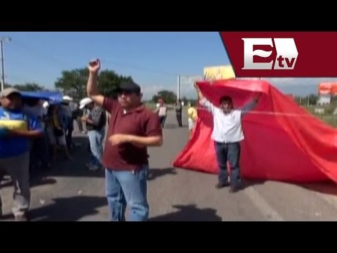 Bloquea Sección 22 acceso a aeropuerto de Oaxaca / Nacional