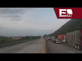 Manifestantes realizan bloqueos por más de 9 horas en la Autopista del Sol  / Andrea Newman
