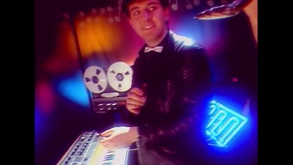 Soft Cell - Entertain Me