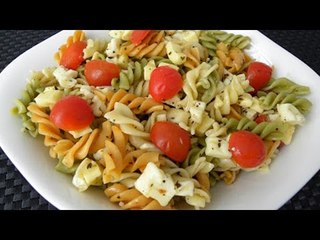 Receta de pasta de garbanzos, jitomates, queso de cabra y menta