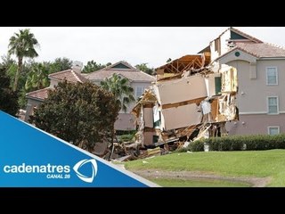 Socavón se traga parte de un complejo habitacional en Florida/ Sinkhole in Florida