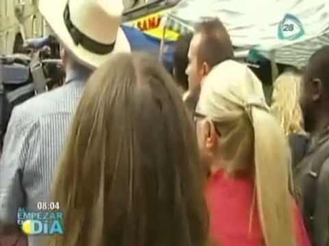 Ed Miliband recibe huevazo /Avientan huevazo a Ed Miliband / Egg fanning Ed Miliband