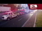 Tráiler atorado provoca caos vial en Viaducto / Vianey Esquinca